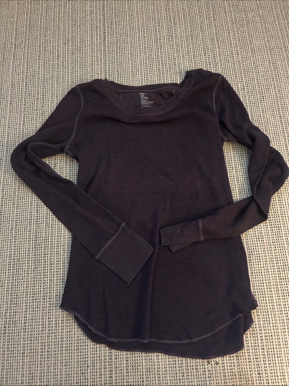 Women’s Long Sleeve Scoop Neck Top in Dark Purple